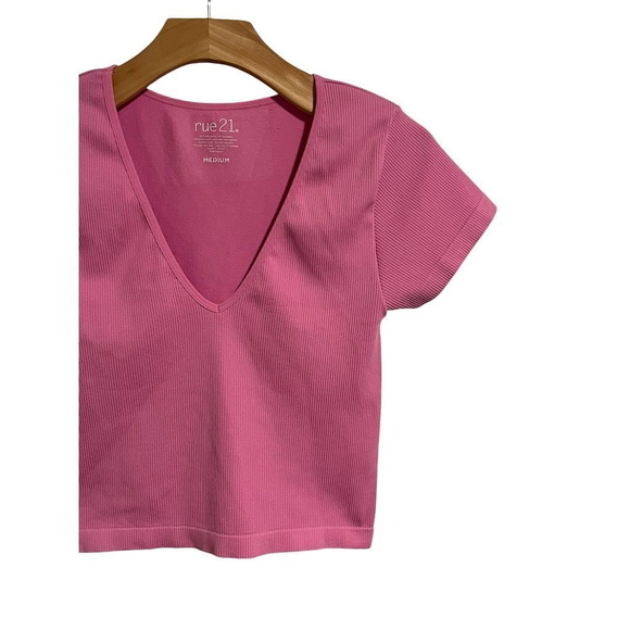Rue 21 Pink Ribbed V Neck Crop Top - Medium - Picture 3 of 5
